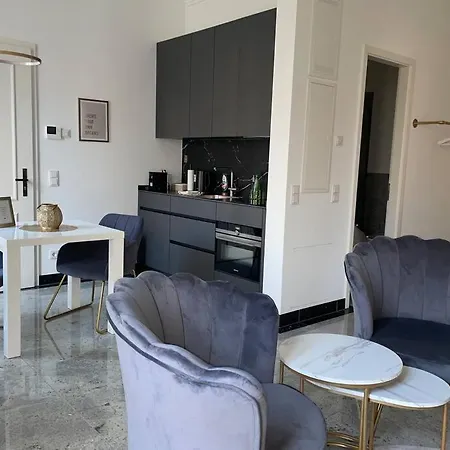 Luxurioeses Mit Privatem Zugang Zum Apartment